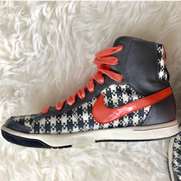 Rare Retro Nike stock. Women 7 or 7.5. - Picture 5 of 6